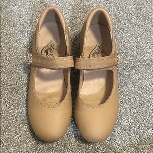 Stylish Tan Tap Shoes